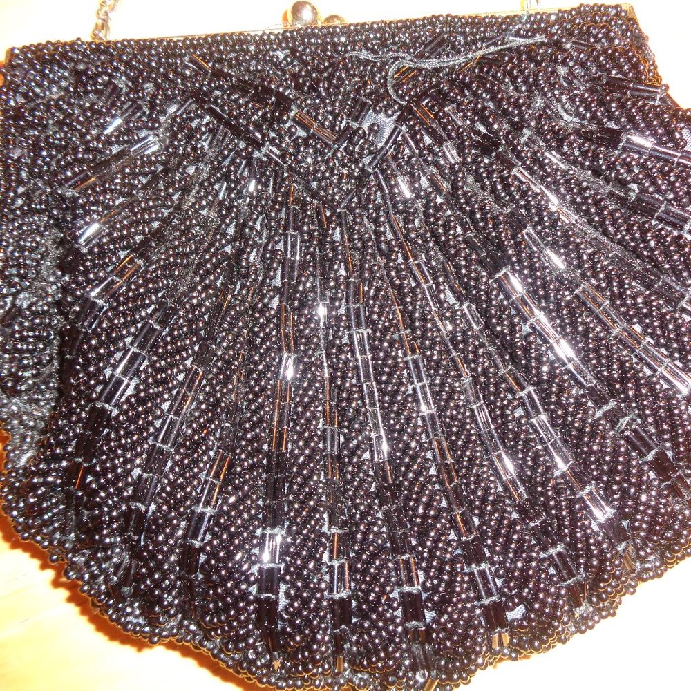 VINTAGE BLACK BEADED PURSE BY COLORIFFICS , SILVER CHAIN SHOUDER STRAP